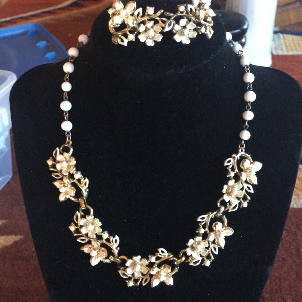 Vintage Coro necklace and earring set from the 50s